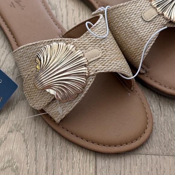 Universal Thread Nesryn Raffia Shell Ornament Slide Sandals - Picture 3 of 7